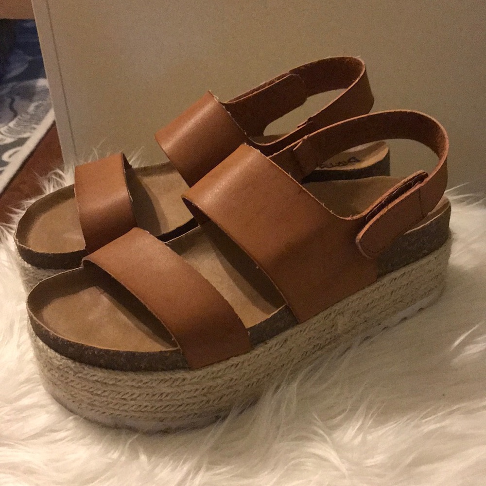 Dirty Laundry | Palms Platform Sandal - Picture 3 of 4